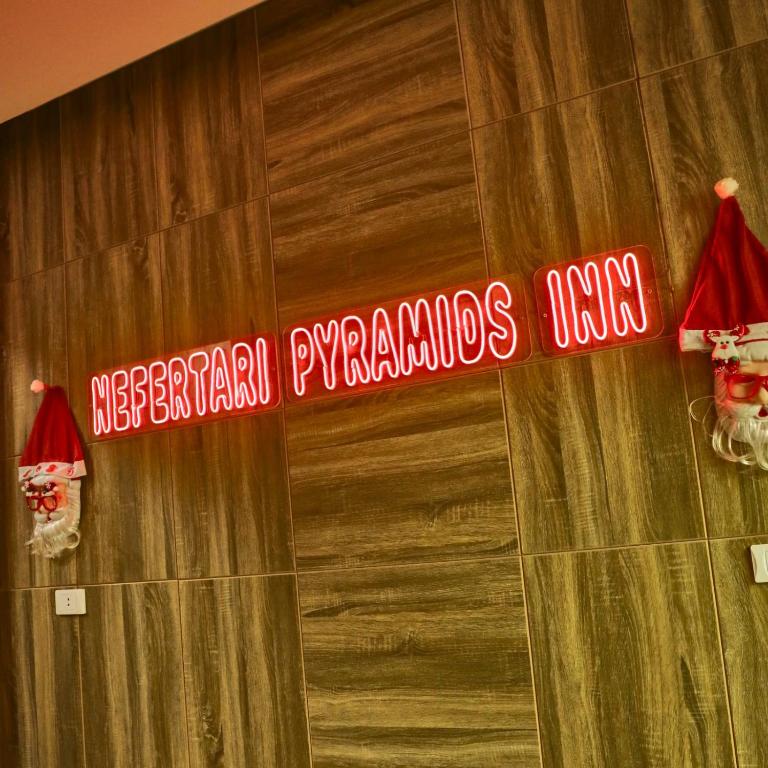 Certifikát, hodnocení, plakát nebo jiný dokument vystavený v ubytování Nefertari Pyramids View Inn