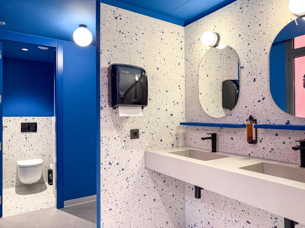 Coeo Hernan Ruiz Rooftop Pool Hostel - 18