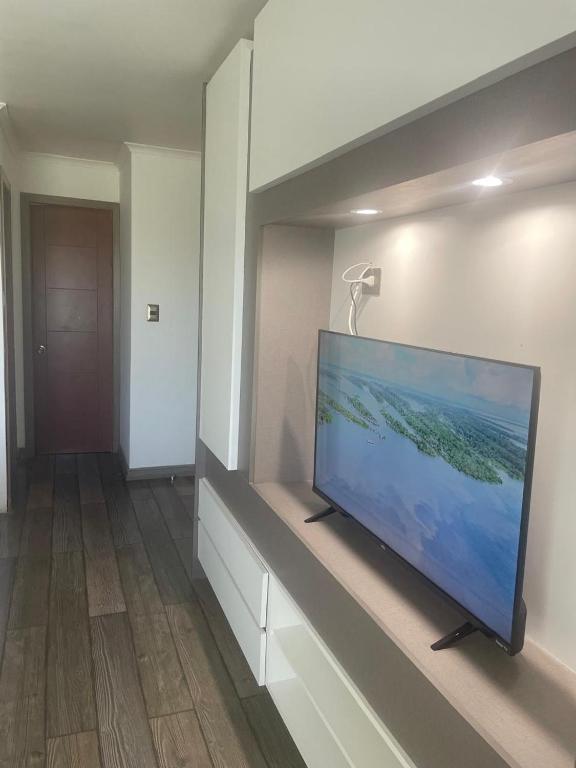 TV a/nebo společenská místnost v ubytování Casa Grande con Tinaja a 10 minutos de Lago Puyehue y Rupanco Ruta 215 Internacional