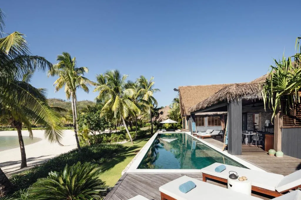 Six Bedroom Beachfront Pool Residence
