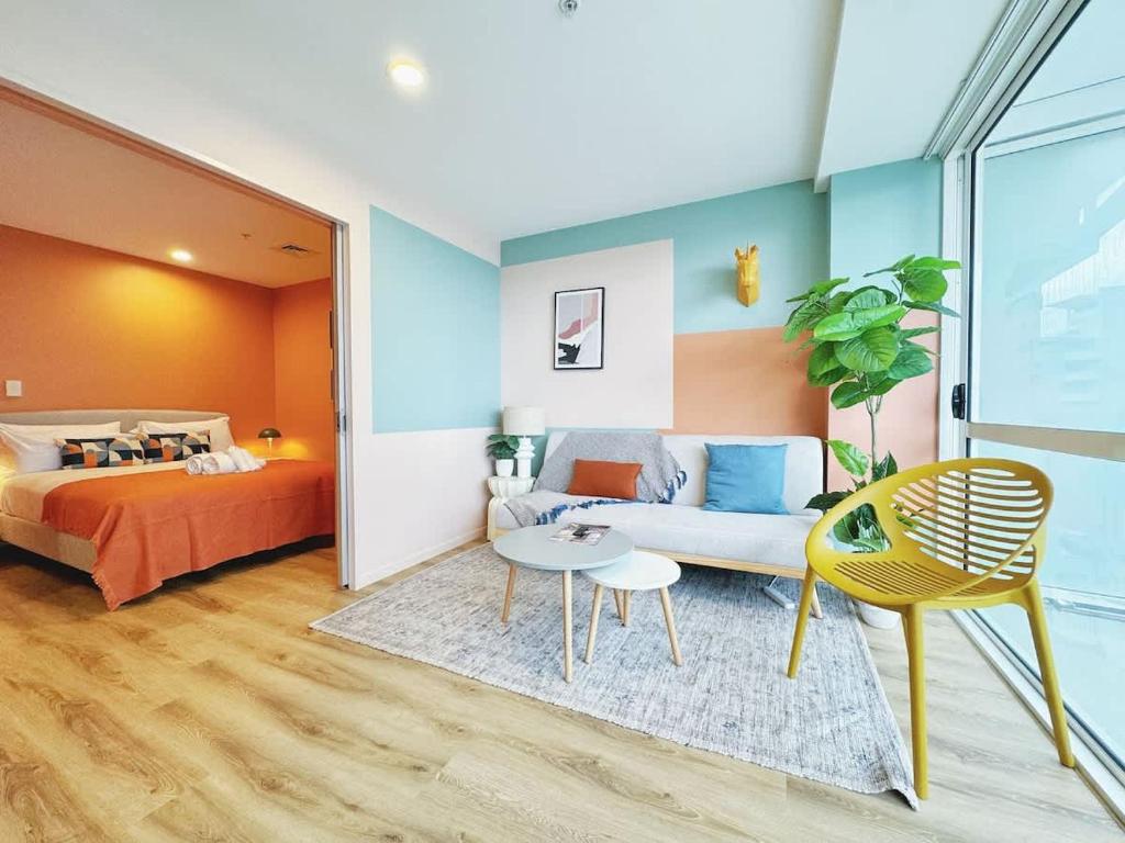 New & Modern Stylish 2BR vs Aircon in the City Next to Albert Park - Resim 9