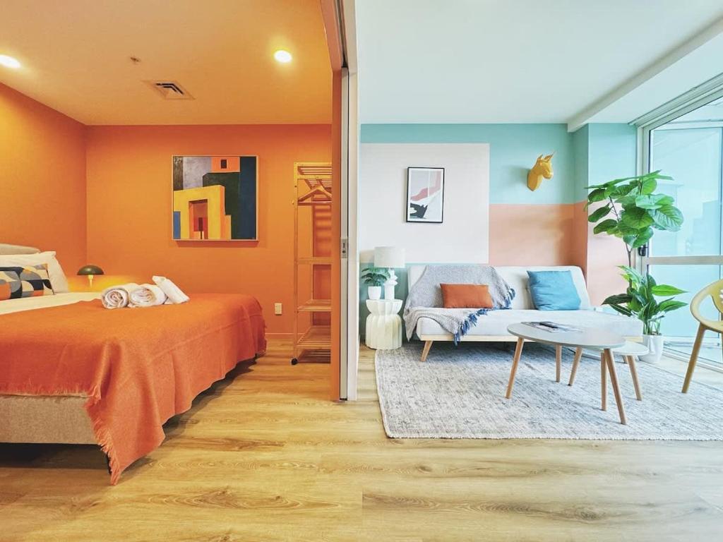 New & Modern Stylish 2BR vs Aircon in the City Next to Albert Park - Resim 12
