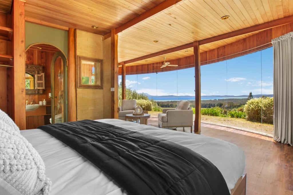 Postel nebo postele na pokoji v ubytování Island Cottage - Bruny Island