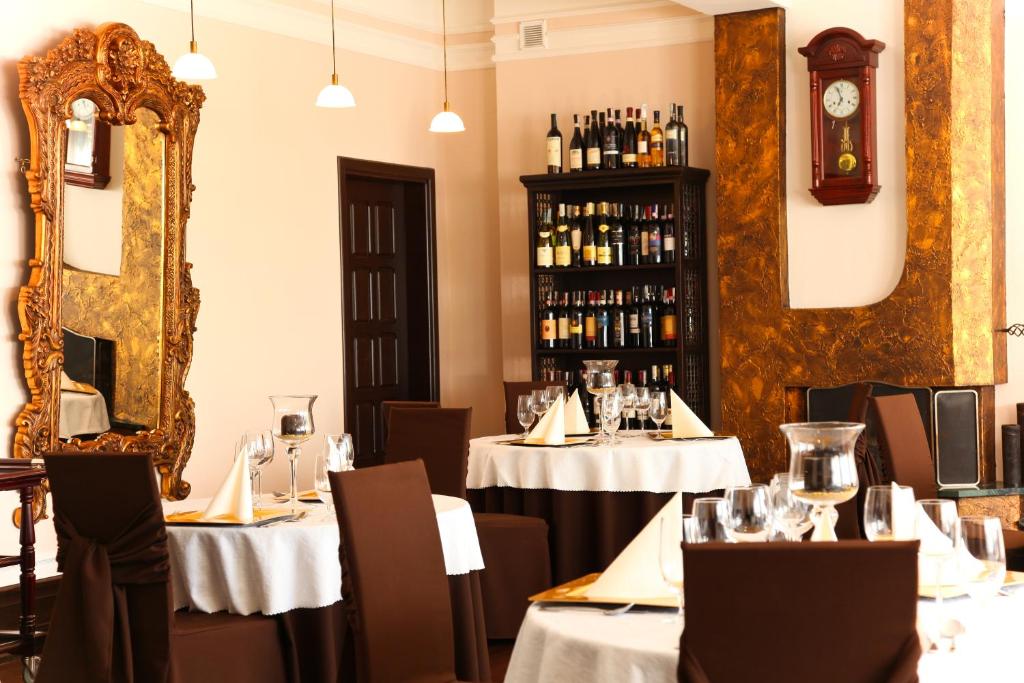 Nápoje v ubytovaní Wzgórze Toskanii Conferences & Restaurant