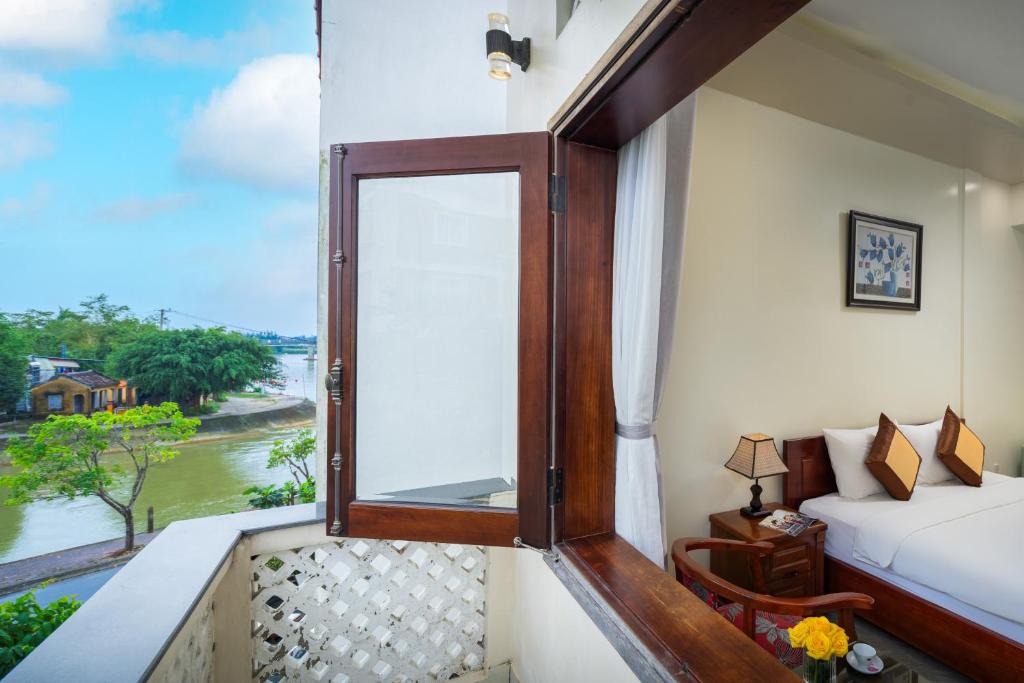 Balkón nebo terasa v ubytování Sun Moon Riverside Hoi An