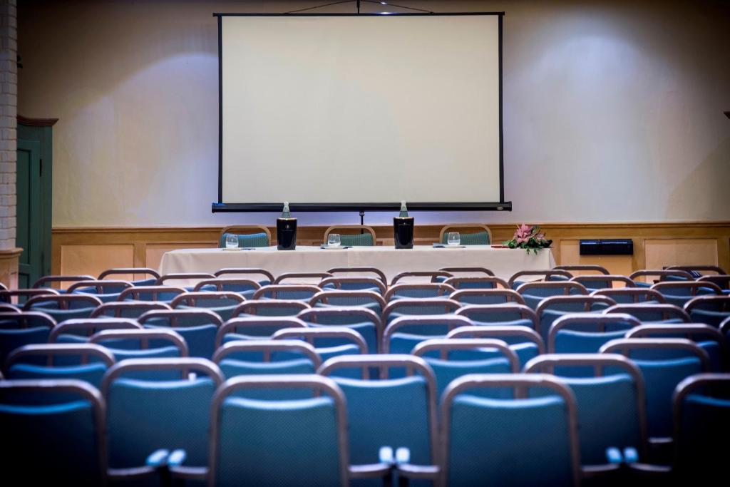 Konferenčné priestory v ubytovaní Relais Abbazia Santa Anastasia Resort & Winery