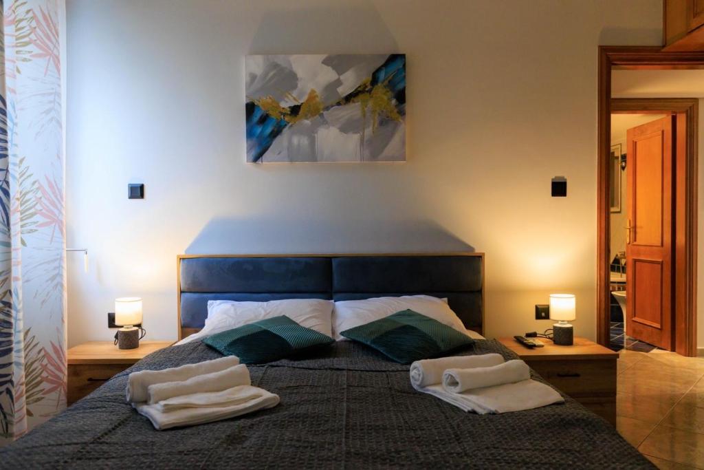 AIOLOS HABITAT pagrati apartment ATHENS