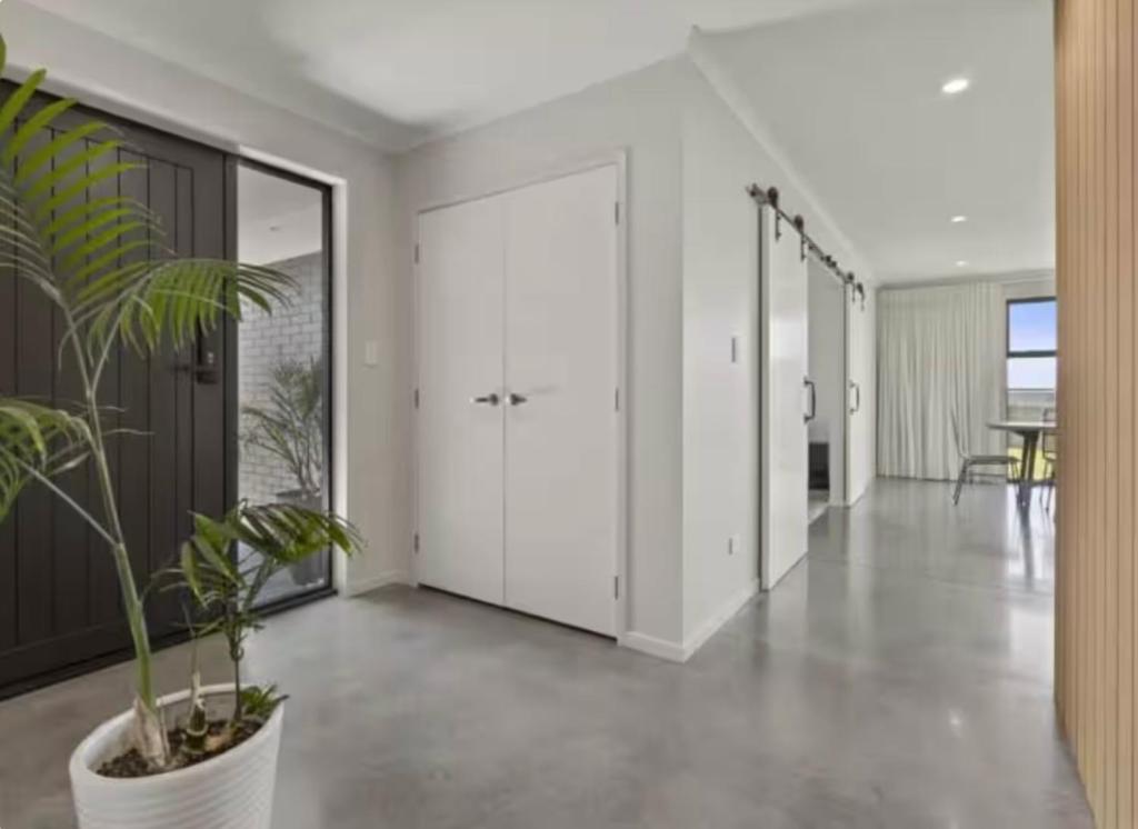 Fotografie z fotogalerie ubytování Modern and Spacious 4 bedroom Home only 2yo v destinaci New Plymouth