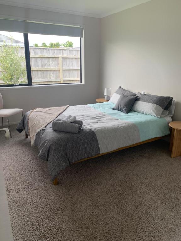 Modern and Spacious 4 bedroom Home only 2yo - Resim 2