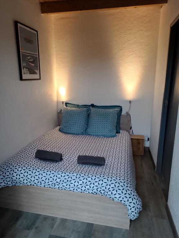 Postel nebo postele na pokoji v ubytování Aux portes de Bordeaux, chambre indépendante
