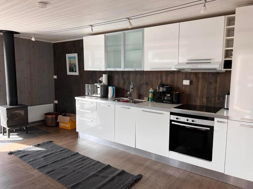 Høgli på Yttervik gard - Three-Bedroom Apartment