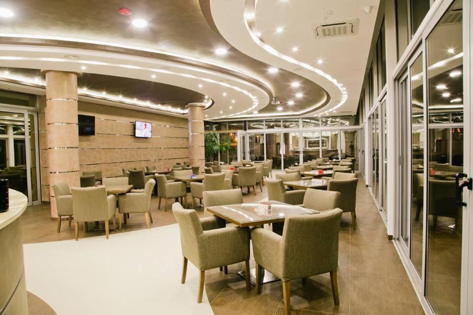 Fotografie z fotogalerie ubytování Hotel Oasis v destinaci Podgorica