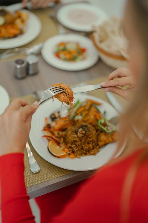 Sky Star Hotel free shuttle to Hurghada City Center - 1