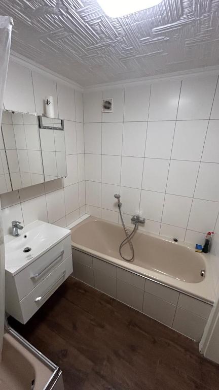 Koupelna v ubytování Helfant Luxembourg Standard Double Room 7