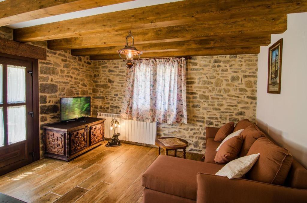 TV a/nebo společenská místnost v ubytování Borda Fuertes