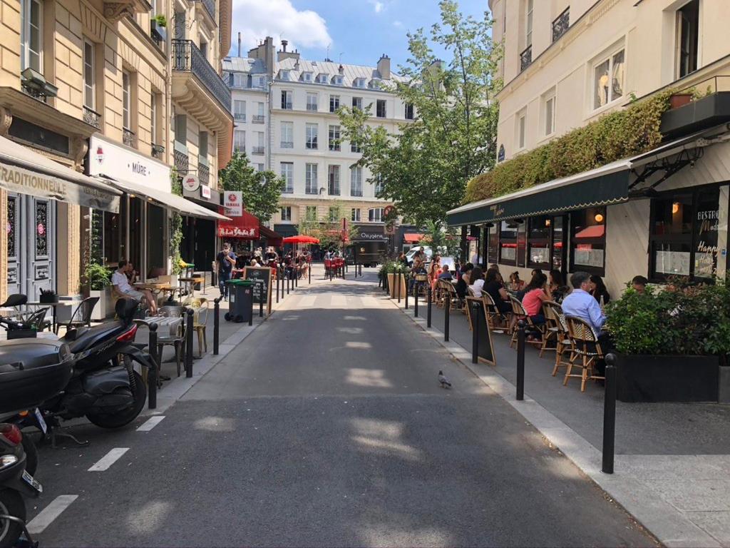 Apartment on Montmartre Street