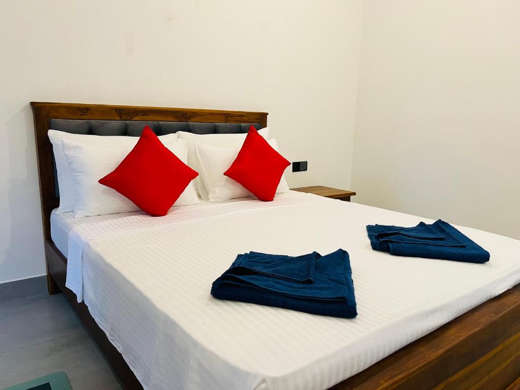Postel nebo postele na pokoji v ubytování Maapagala Resort Sigiriya