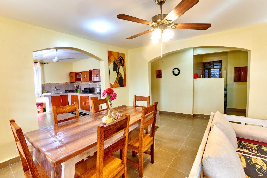 Kuchyň nebo kuchyňský kout v ubytování Diani Beach Gold Apartments