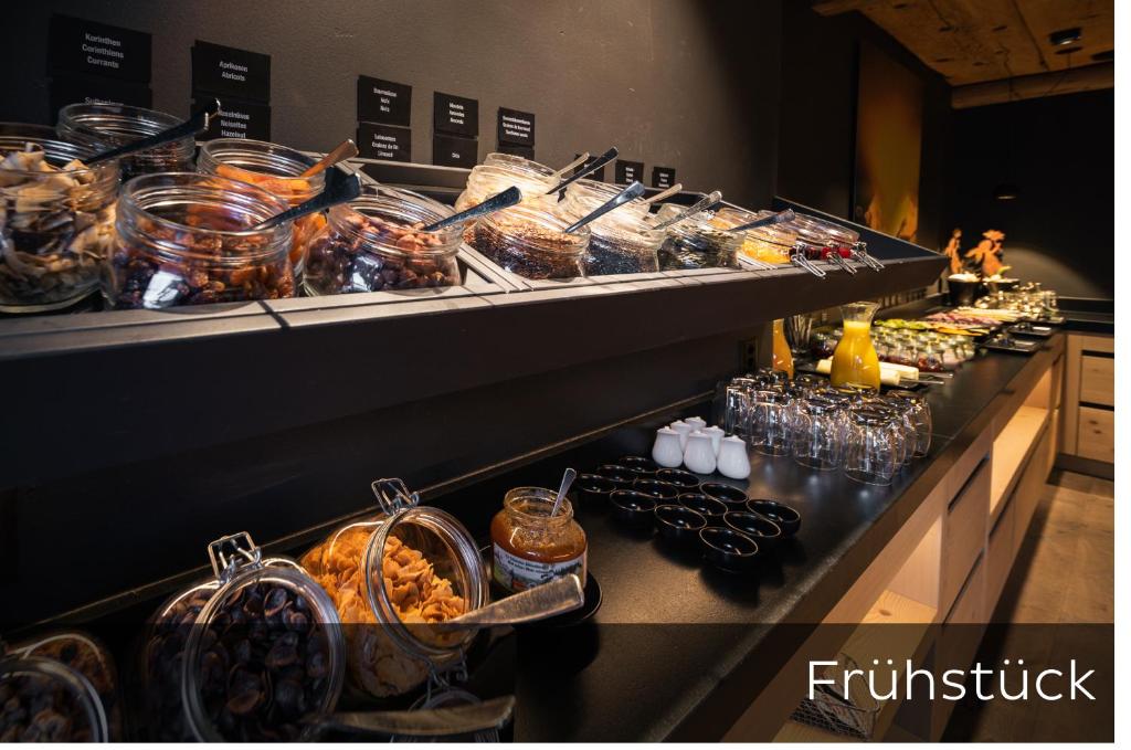 Makanan di atau berdekatan hotel