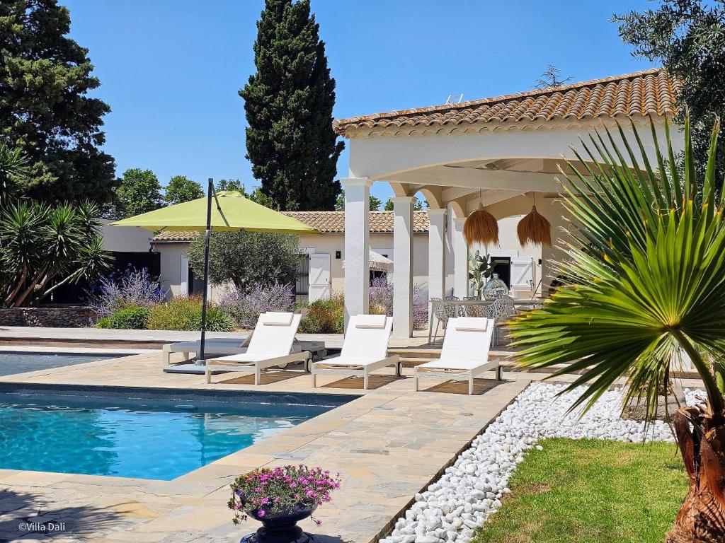 Πισίνα στο ή κοντά στο La Villa Dali