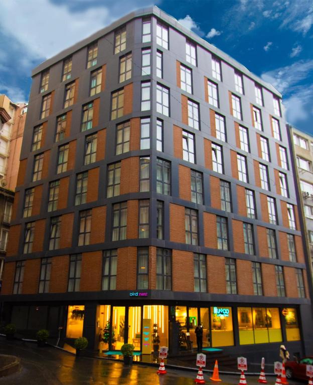 Budova, kde se aparthotel nachází