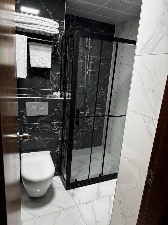 Koupelna v ubytování Miroglu Hotel
