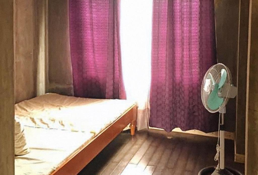 RedDoorz Hostel @ Madrias Pension House Isabela - Salle Double Standard Avec Ventilateur