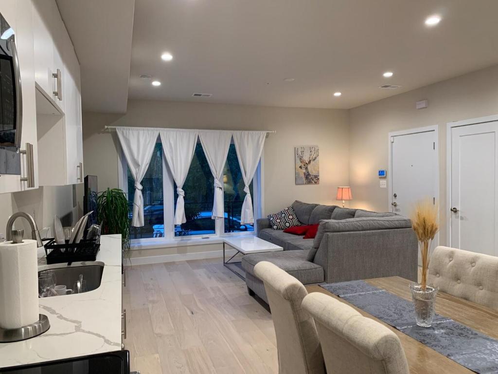 Private 2BR Apartment - Free Off Street Parking, Fast Wi-Fi & Laundry photo