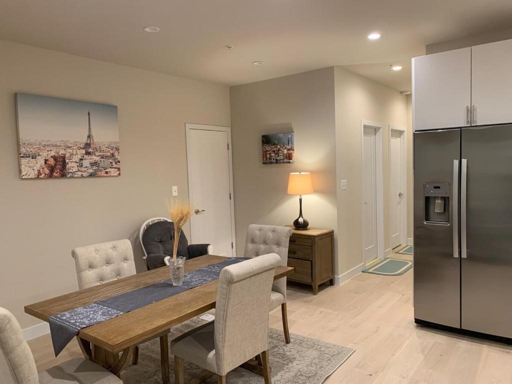 Private 2BR Apartment - Free Off Street Parking, Fast Wi-Fi & Laundry photo