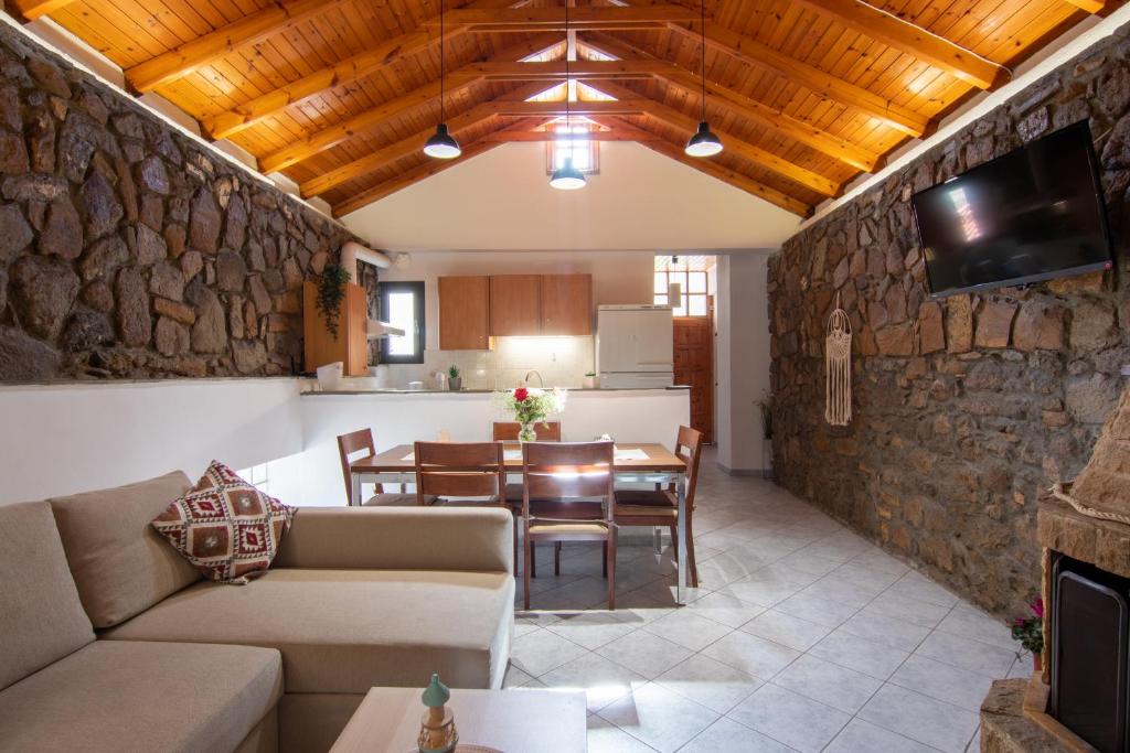Gallery image of Traditional Stone House in Moudhros