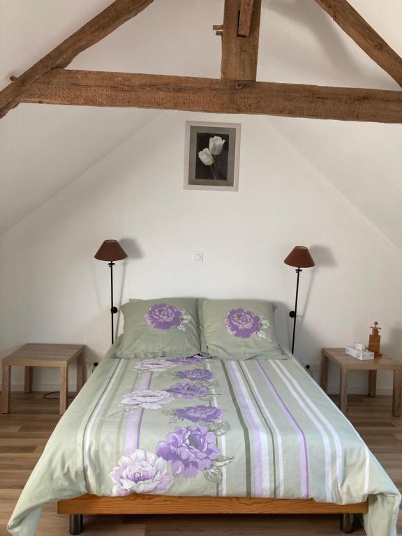 Postel nebo postele na pokoji v ubytování Charmant gîte entre vallée de la Rance et côte d'Emeraude