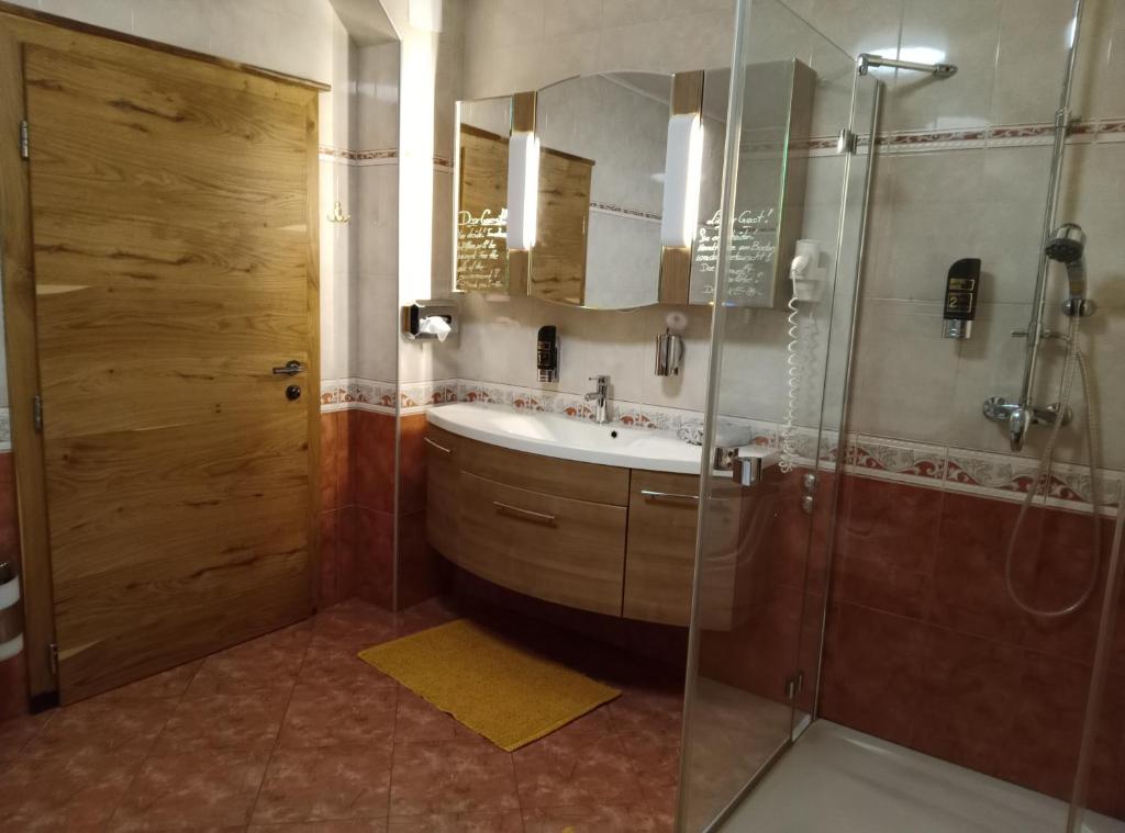 Kúpeľňa v ubytovaní Gasthof Klug zum Ehrensepp