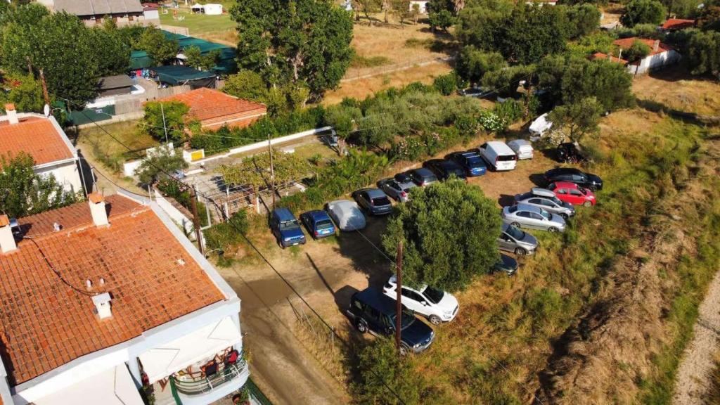 Foto dalla galleria di Adi's House a Kalamítsi