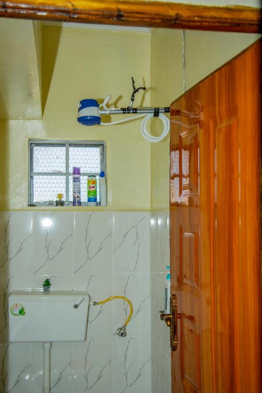 Koupelna v ubytování Tiny Haven executive one bedroom with free WIFI and Netflix