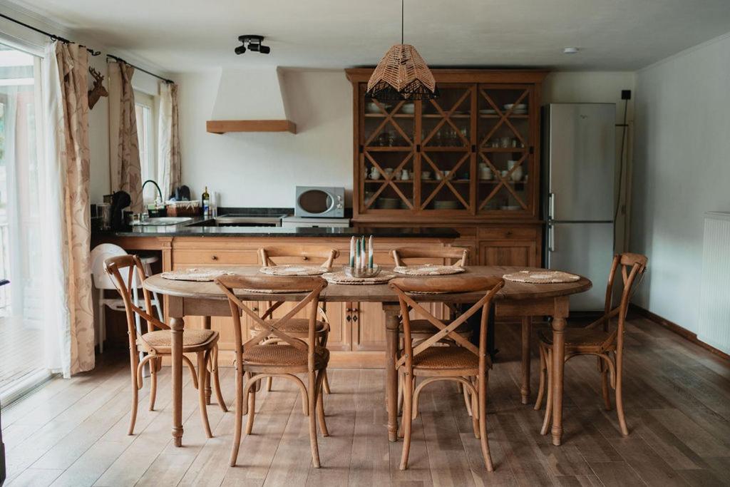Fotografie z fotogalerie ubytování Appartementen met zicht op de rivier de Semois en eigen balkon v destinaci Vresse-sur-Semois