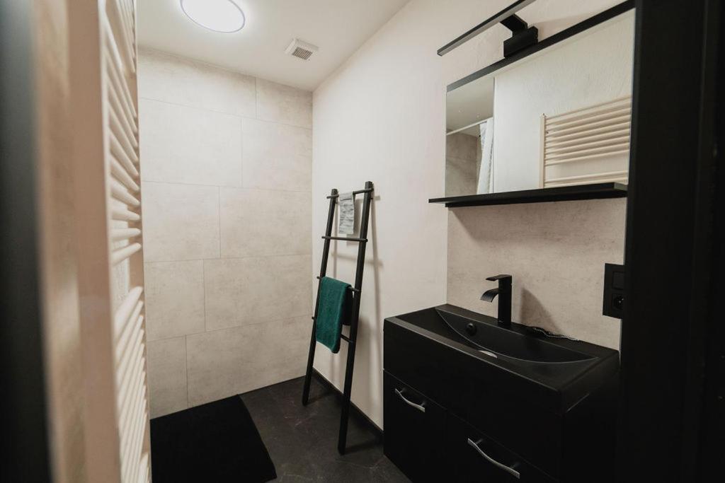 Kuchyň nebo kuchyňský kout v ubytování Appartementen met zicht op de rivier de Semois en eigen balkon