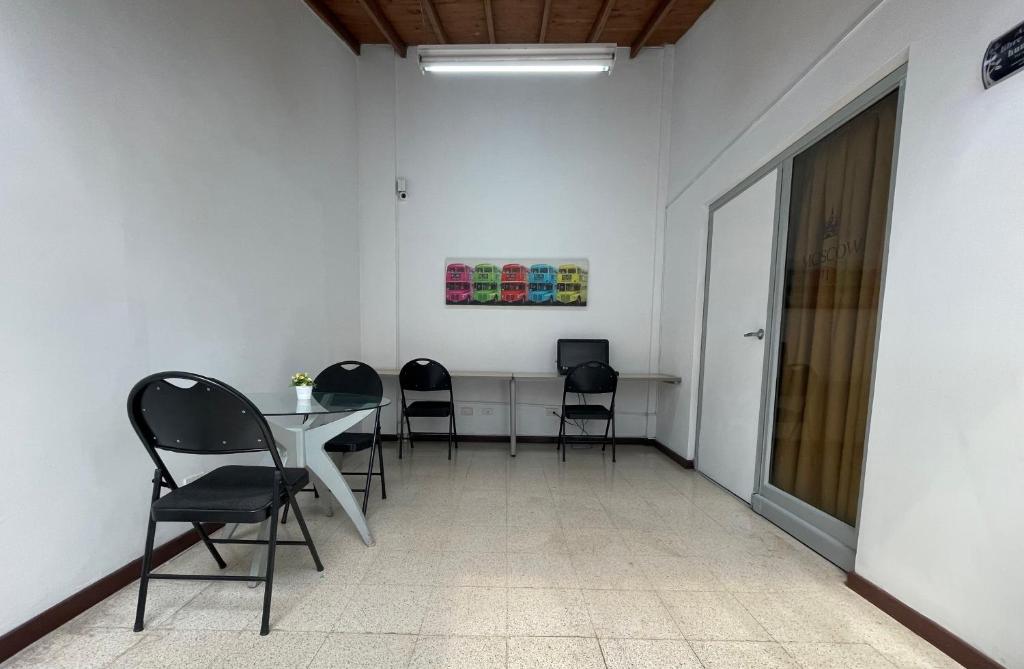 Posezení v ubytování Hostal Lleras Calle 8