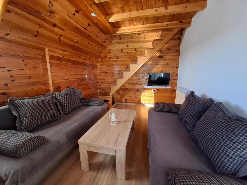 TV a/nebo společenská místnost v ubytování Apartmani Prisoje