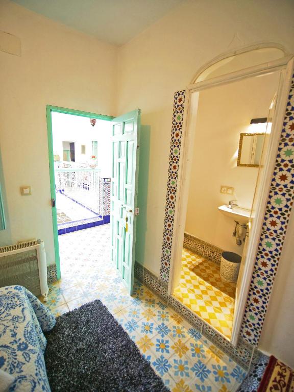 Ένα μπάνιο στο Riad Nostalgie of Tetouan