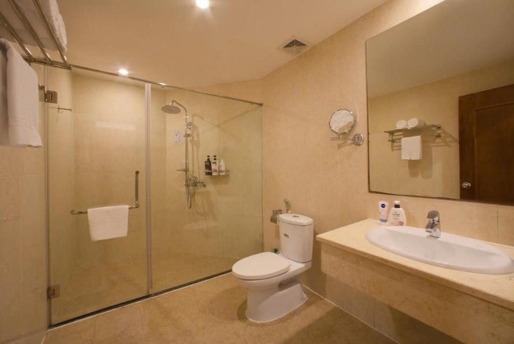 Koupelna v ubytování A25 Hotel - 23 Quán Thánh
