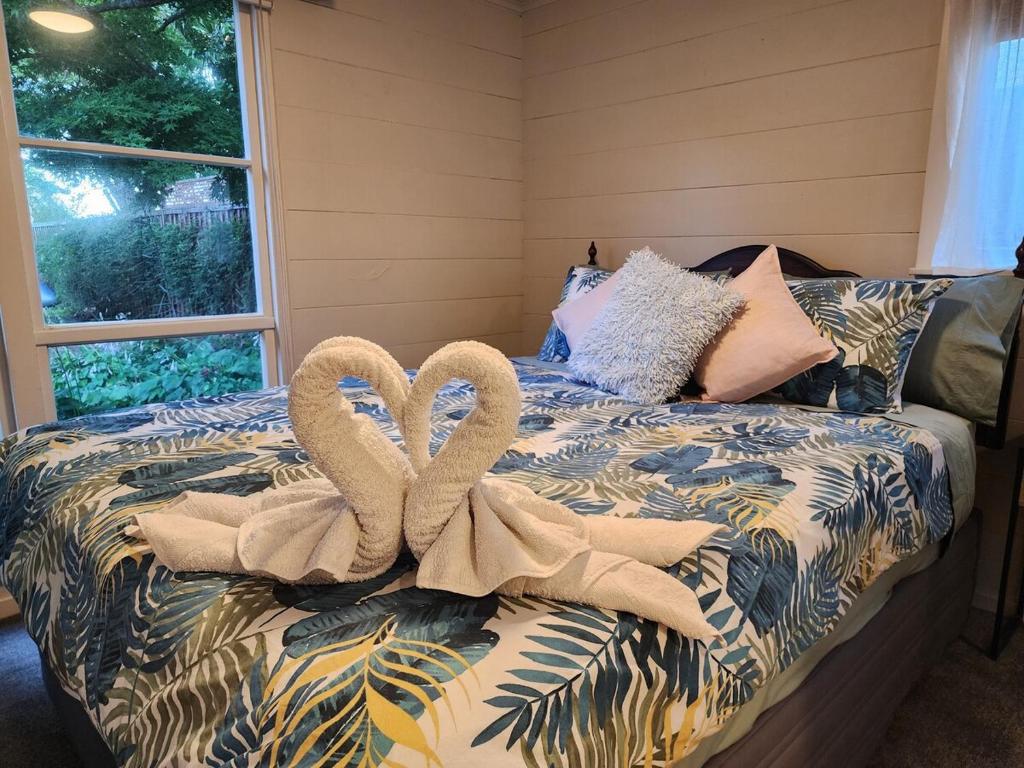 Lakeside getaway self-contained unit - Resim 2