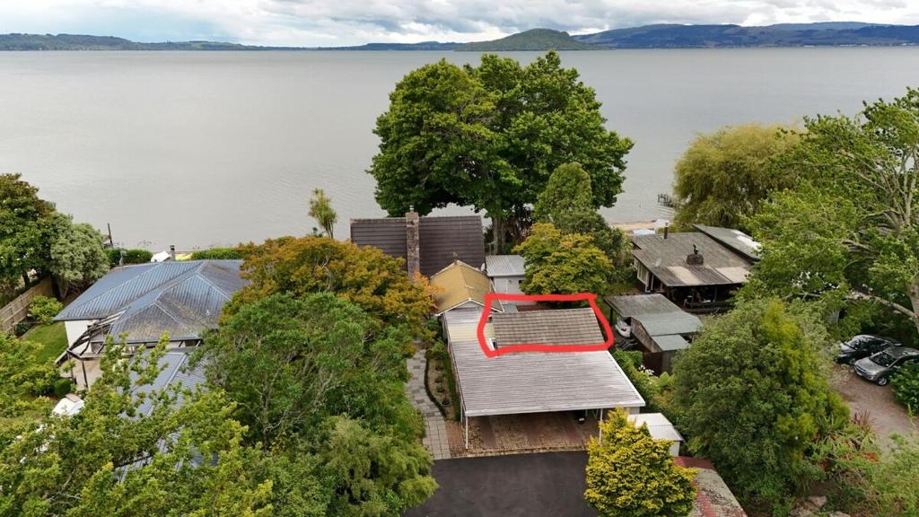 Lakeside getaway self-contained unit - Resim 19