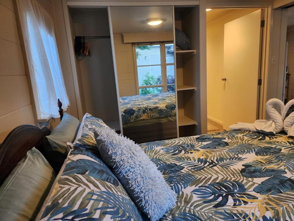 Lakeside getaway self-contained unit - Resim 23