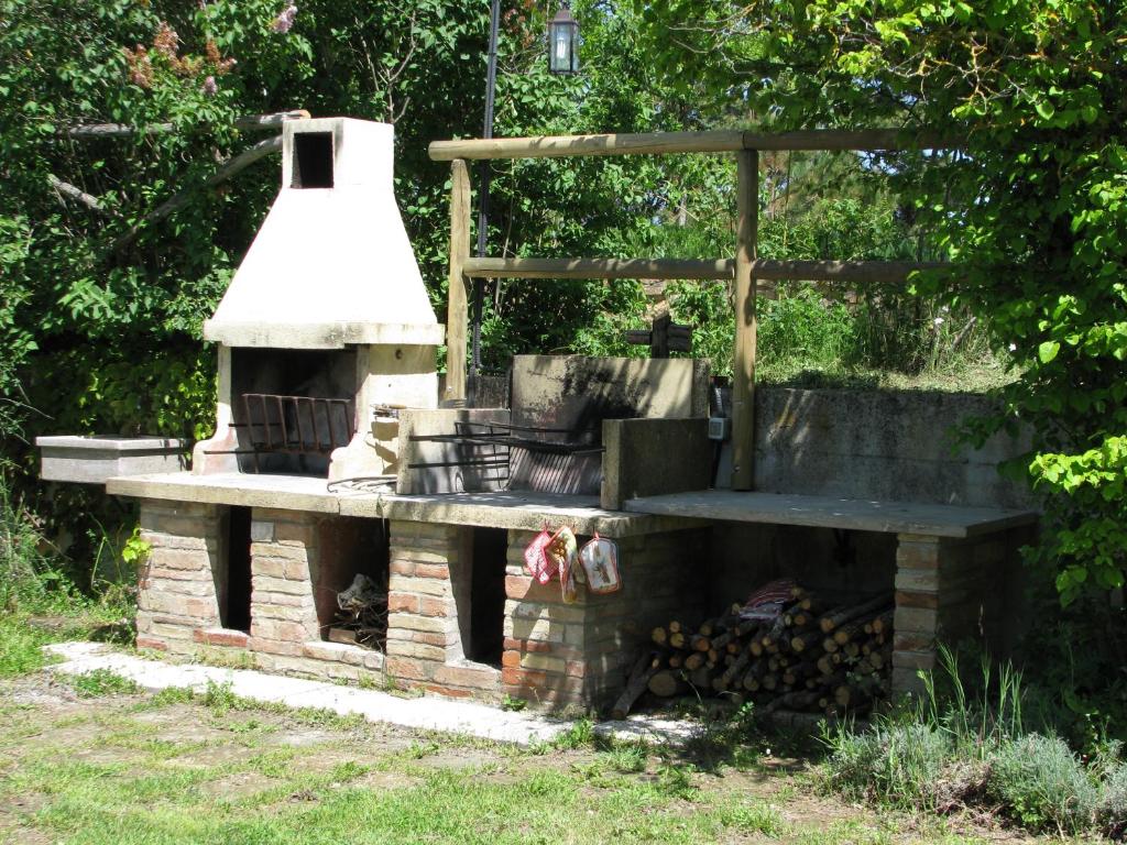 A garden outside Agriturismo Il Casalone
