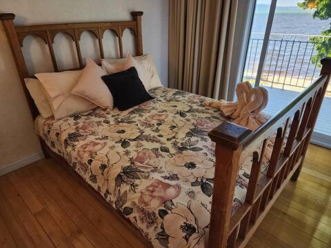 Lake view room with bathroom - Resim 6