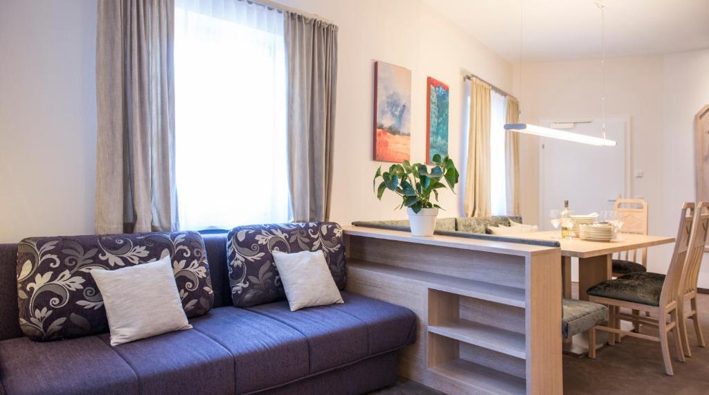 A seating area at Crystls Aparthotel