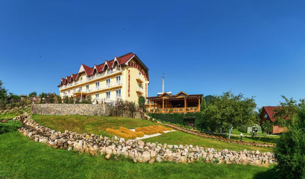 Budova, kde se hotel nachází