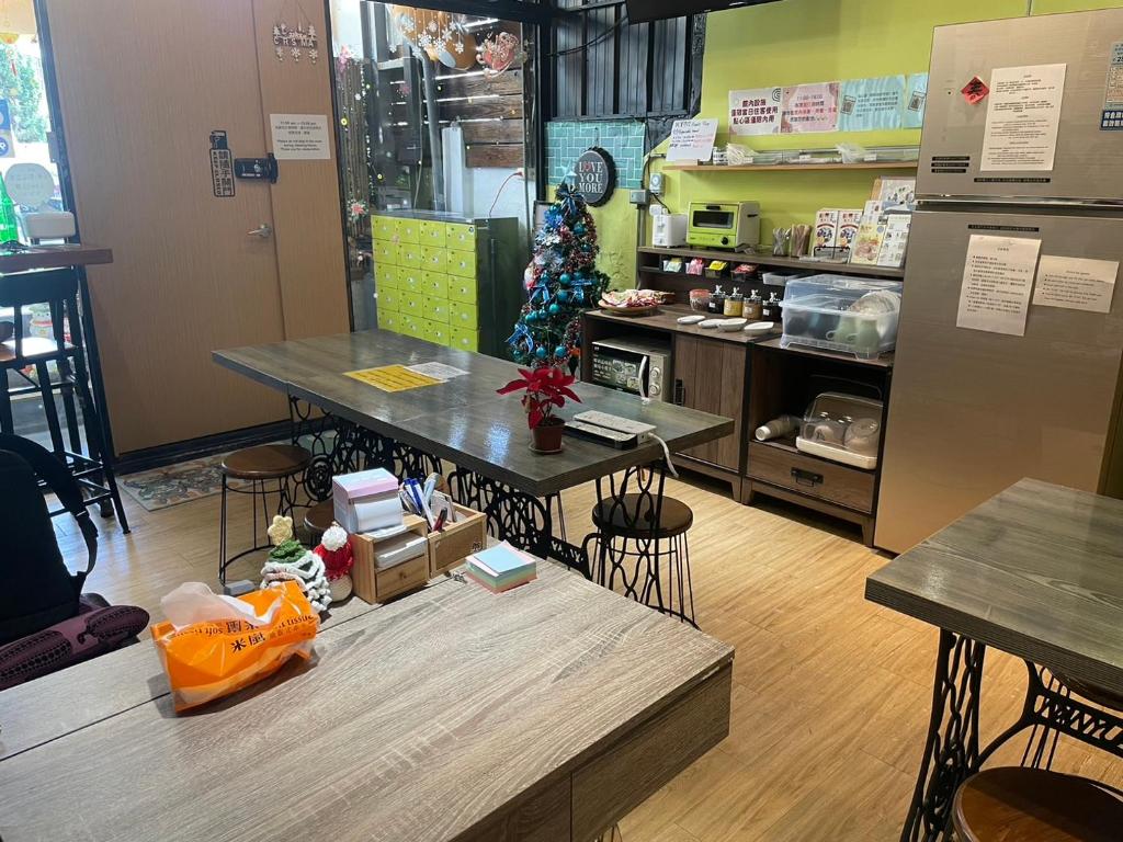 Kuchyň nebo kuchyňský kout v ubytování 公園一鹿背包客棧 Deer Park Hostel