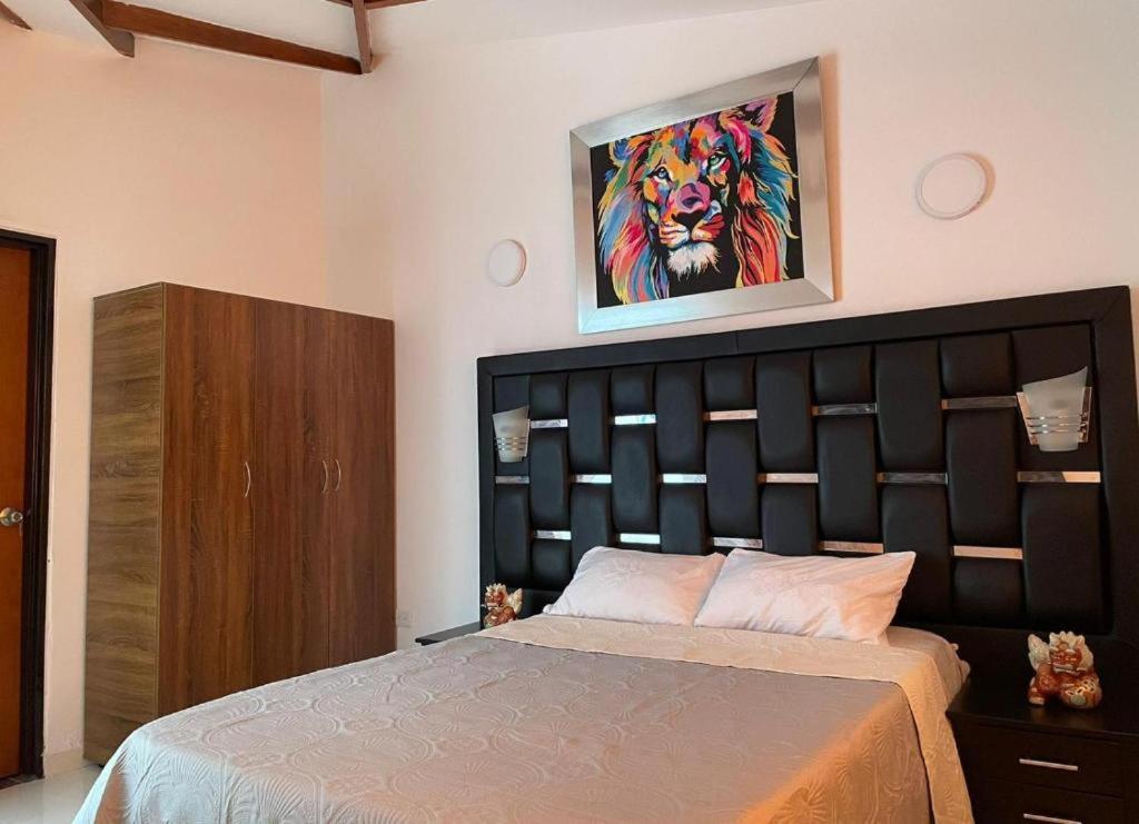 Benevento Habitaciones y Apartaestudios en estrato 6 frente al CC Campanario