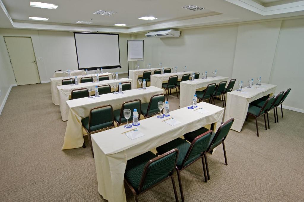  Wyndham Golden Foz Suítes